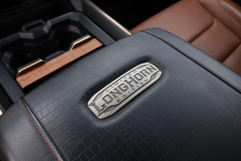 Ram 1500 Vehicle Full-screen Gallery Image 20