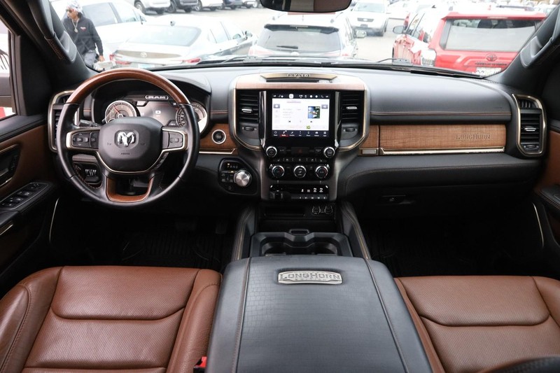 Ram 1500 Vehicle Full-screen Gallery Image 22