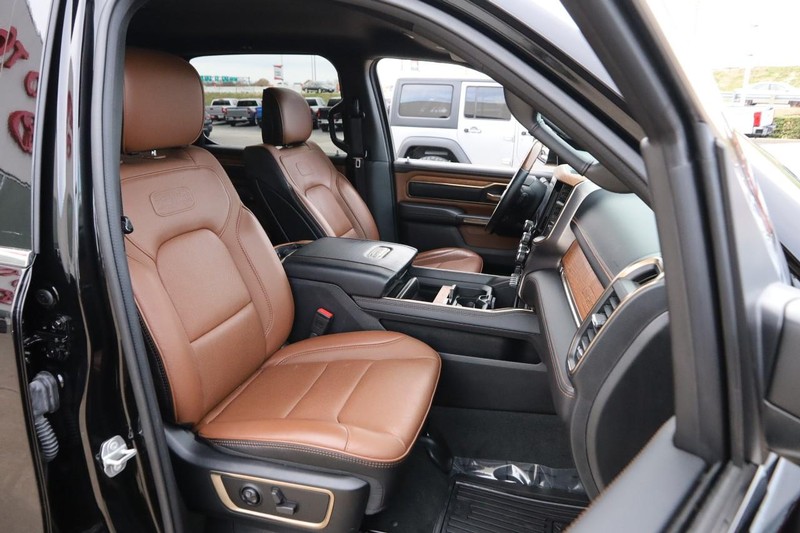 Ram 1500 Vehicle Full-screen Gallery Image 27