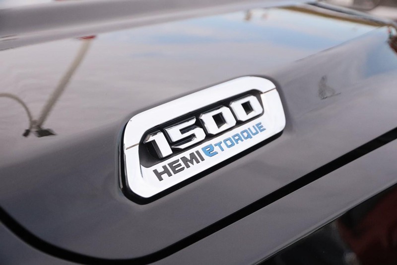 Ram 1500 Vehicle Full-screen Gallery Image 28