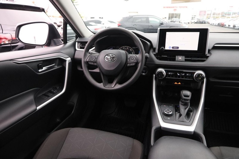 Toyota RAV4 Vehicle Image 21