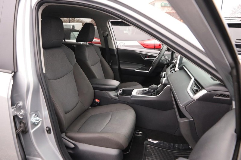 Toyota RAV4 Vehicle Image 25