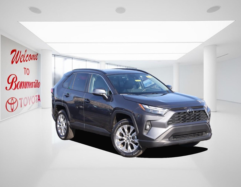 Toyota RAV4 Vehicle Full-screen Gallery Image 2