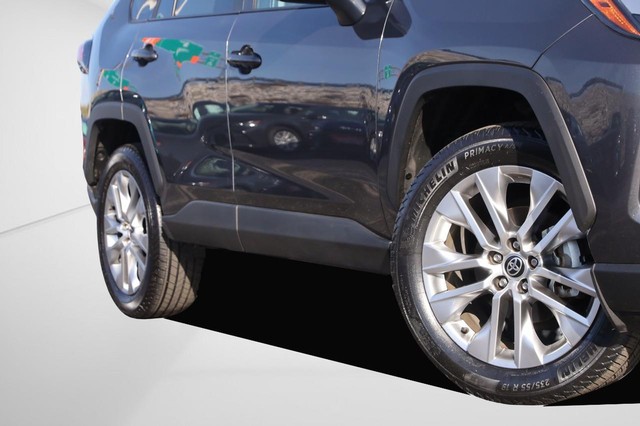 Toyota RAV4 Vehicle Image 03