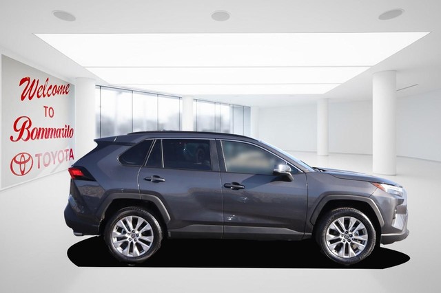 Toyota RAV4 Vehicle Image 05