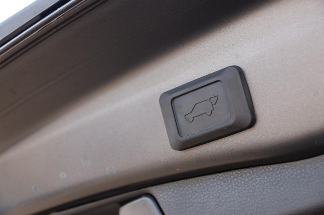 Toyota RAV4 Vehicle Image 08
