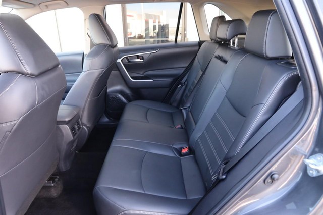 Toyota RAV4 Vehicle Image 11