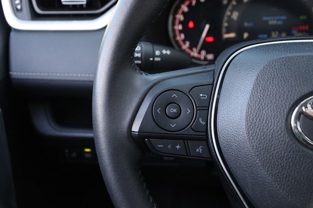 Toyota RAV4 Vehicle Image 13