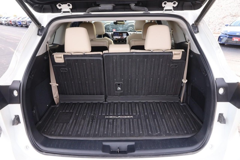 Toyota Highlander Vehicle Image 07