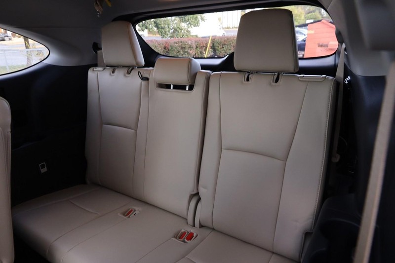 Toyota Highlander Vehicle Image 12