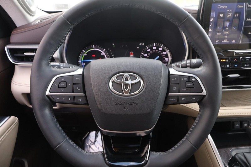 Toyota Highlander Vehicle Image 13