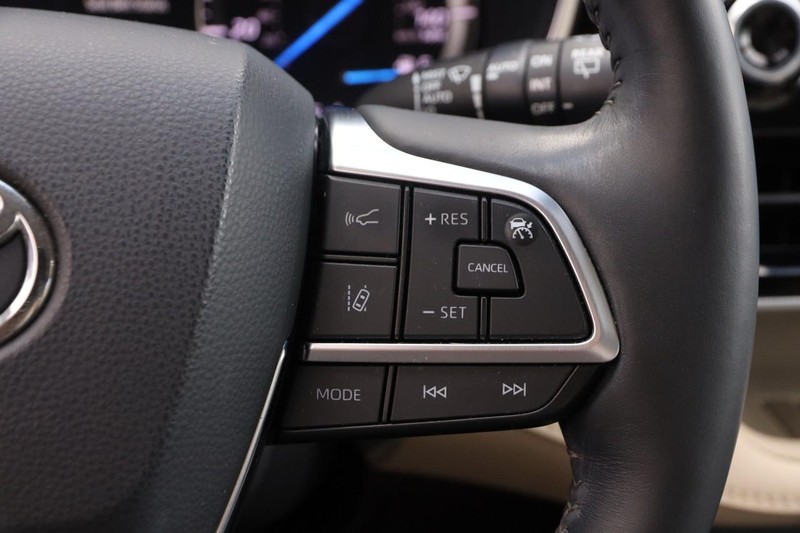 Toyota Highlander Vehicle Image 15