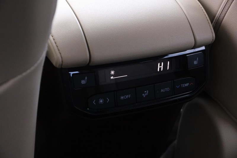 Toyota Highlander Vehicle Image 28