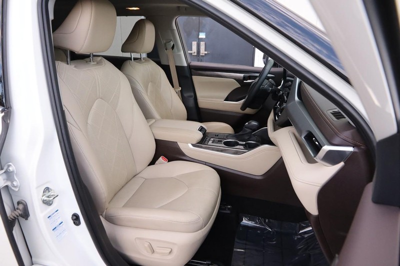Toyota Highlander Vehicle Image 29