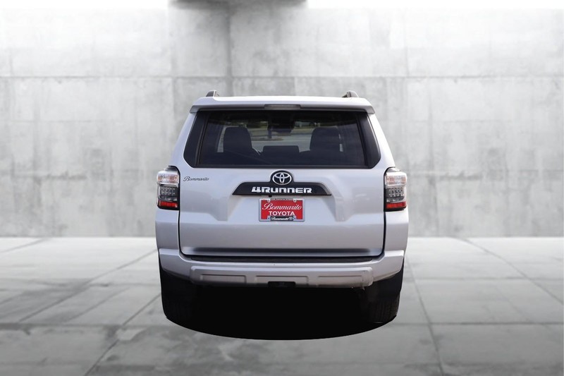 Toyota 4Runner Vehicle Image 06