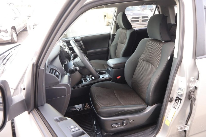 Toyota 4Runner Vehicle Image 08