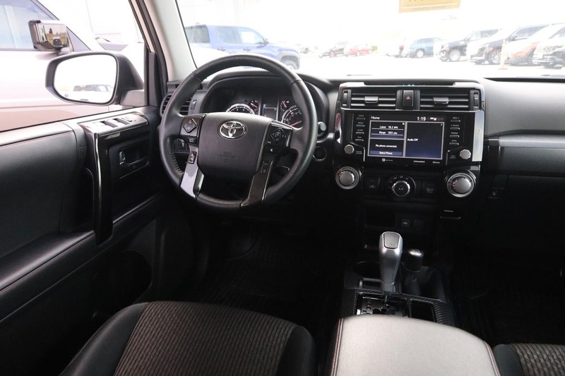 Toyota 4Runner Vehicle Image 21