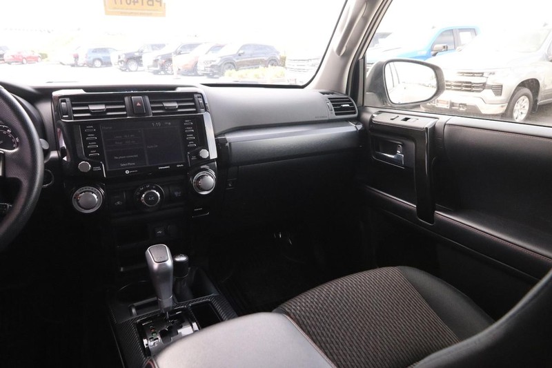 Toyota 4Runner Vehicle Image 24