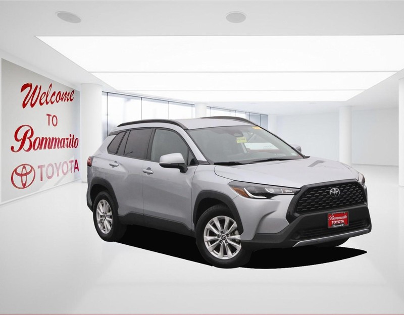 Toyota Corolla Cross Vehicle Image 02