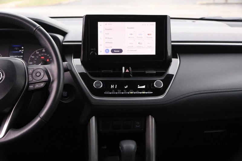 Toyota Corolla Cross Vehicle Image 23