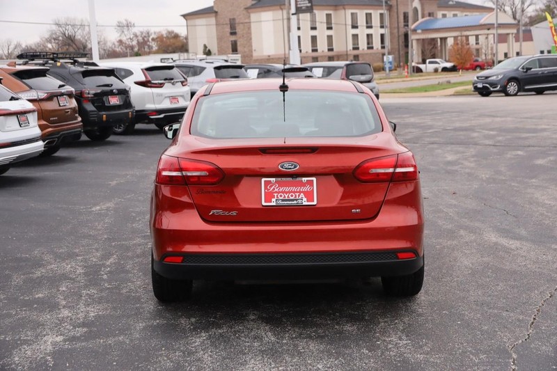 Ford Focus Vehicle Image 06