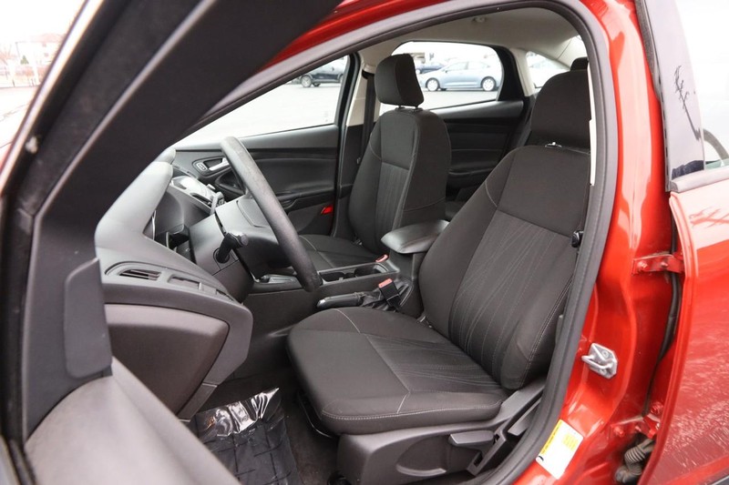 Ford Focus Vehicle Image 08