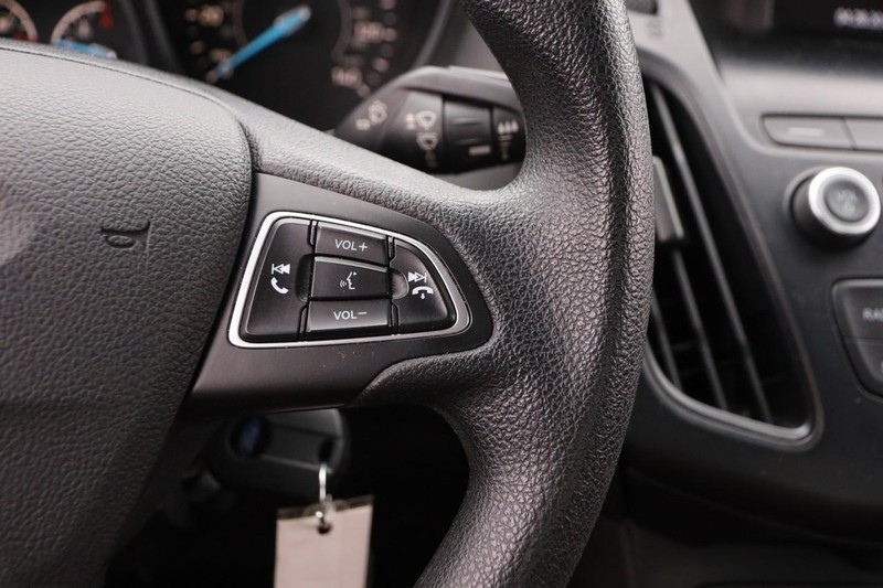 Ford Focus Vehicle Image 17