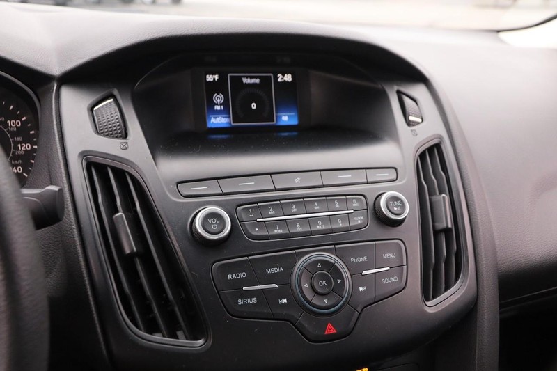 Ford Focus Vehicle Image 19