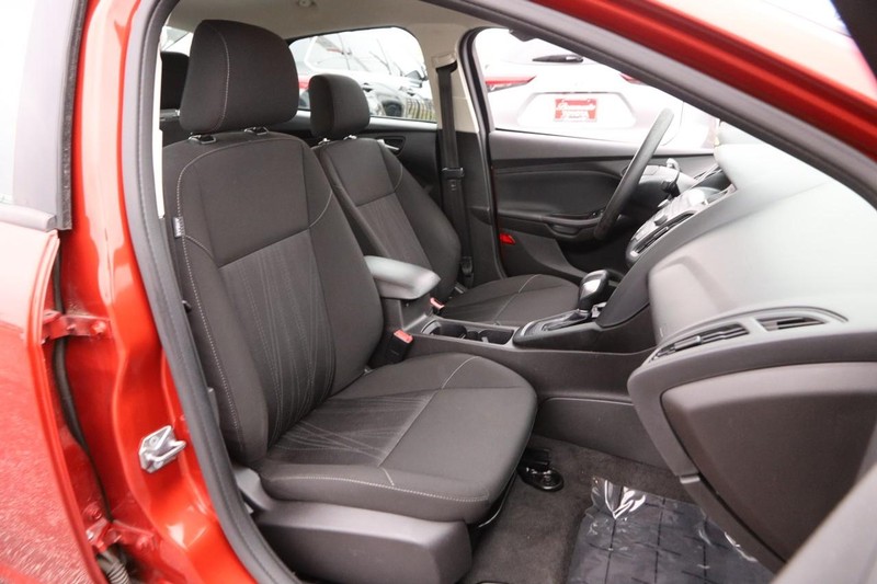 Ford Focus Vehicle Image 23