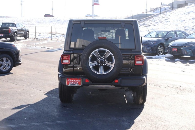 Jeep Wrangler Unlimited Vehicle Image 06