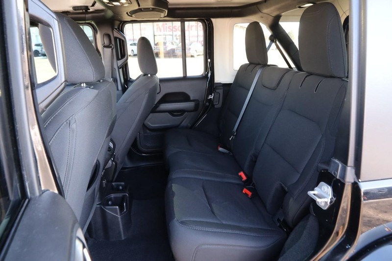 Jeep Wrangler Unlimited Vehicle Image 09