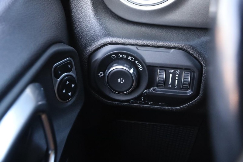 Jeep Wrangler Unlimited Vehicle Image 18