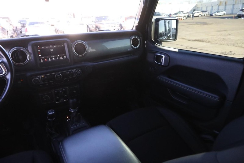 Jeep Wrangler Unlimited Vehicle Image 23