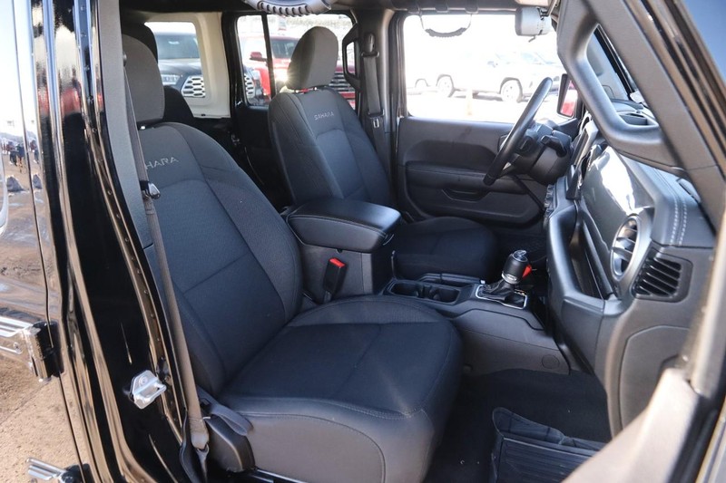 Jeep Wrangler Unlimited Vehicle Image 24