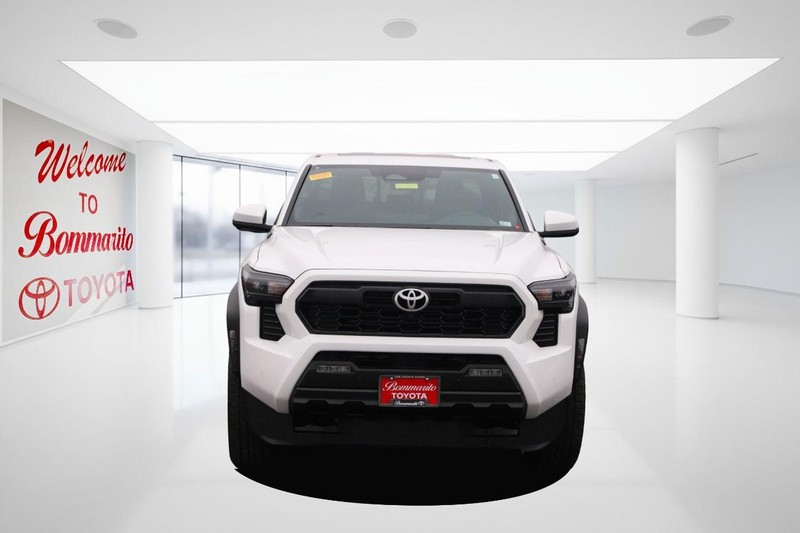 Toyota Tacoma 4WD Vehicle Image 04