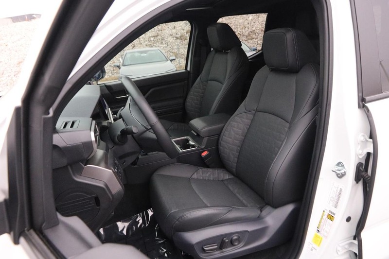 Toyota Tacoma 4WD Vehicle Image 09