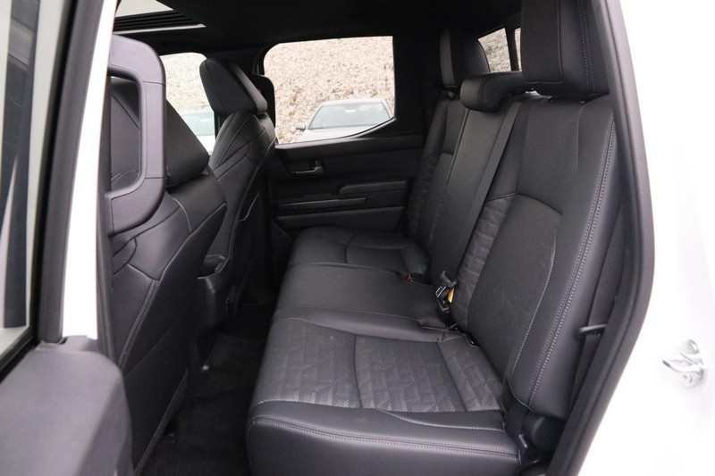 Toyota Tacoma 4WD Vehicle Image 10