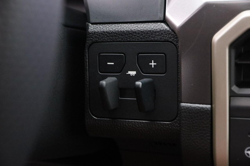 Toyota Tacoma 4WD Vehicle Image 16