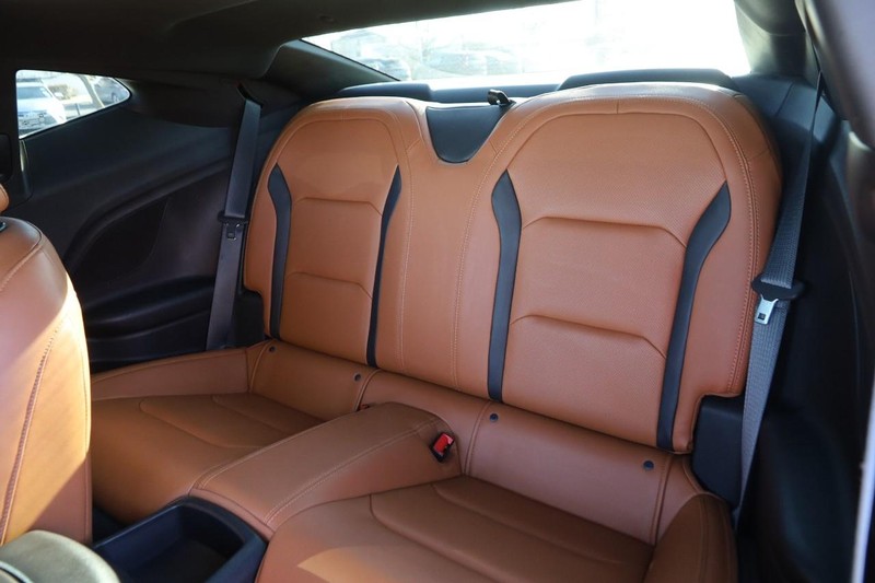 Chevrolet Camaro Vehicle Image 09