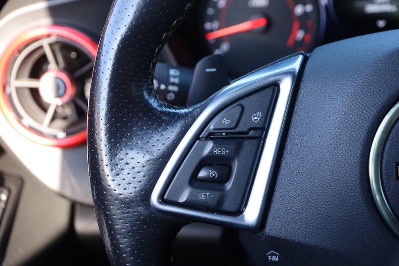 Chevrolet Camaro Vehicle Image 11