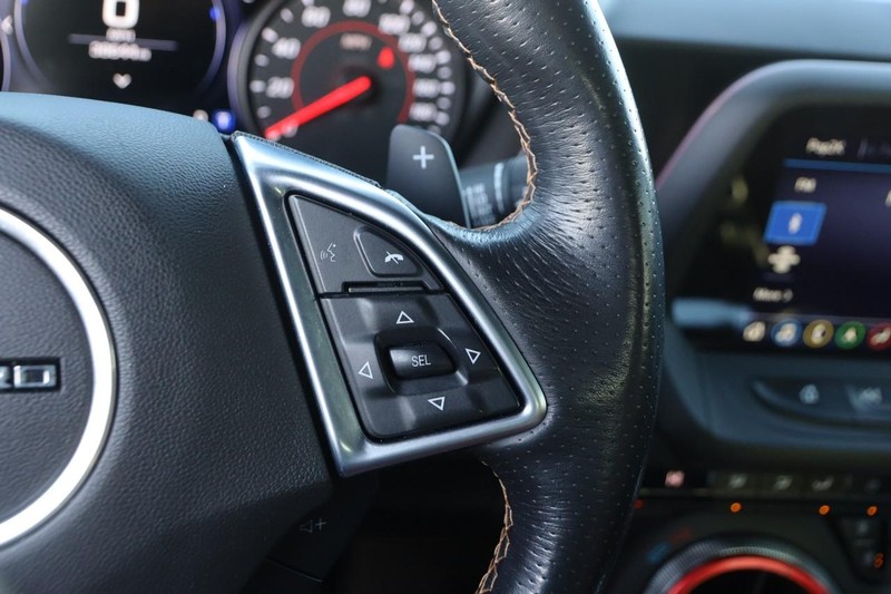 Chevrolet Camaro Vehicle Image 12