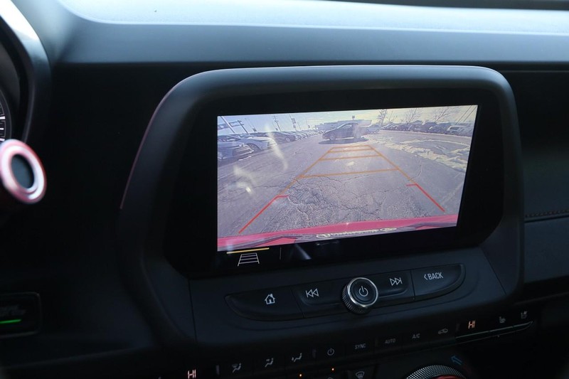 Chevrolet Camaro Vehicle Image 16