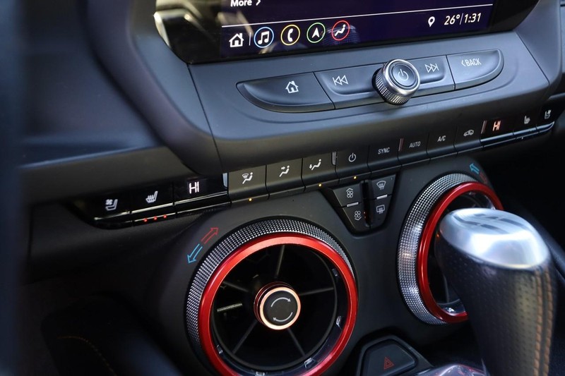 Chevrolet Camaro Vehicle Image 17