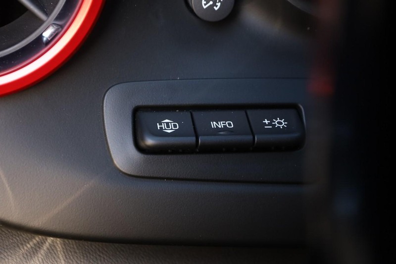 Chevrolet Camaro Vehicle Image 20