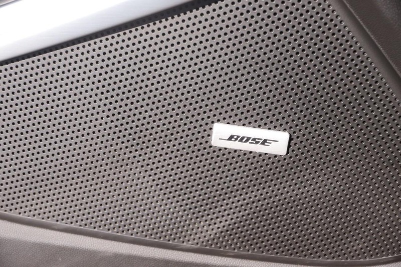 Chevrolet Camaro Vehicle Image 21