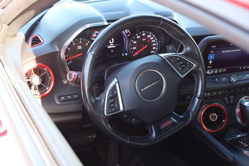 Chevrolet Camaro Vehicle Image 23