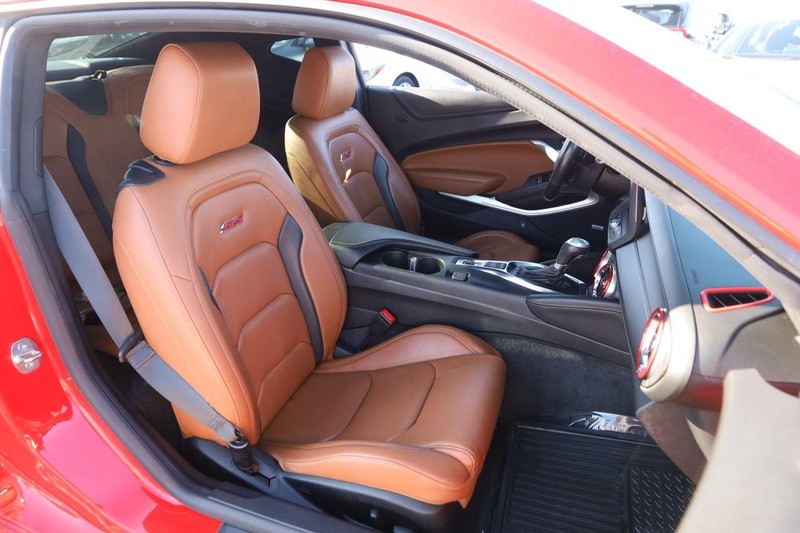 Chevrolet Camaro Vehicle Image 25