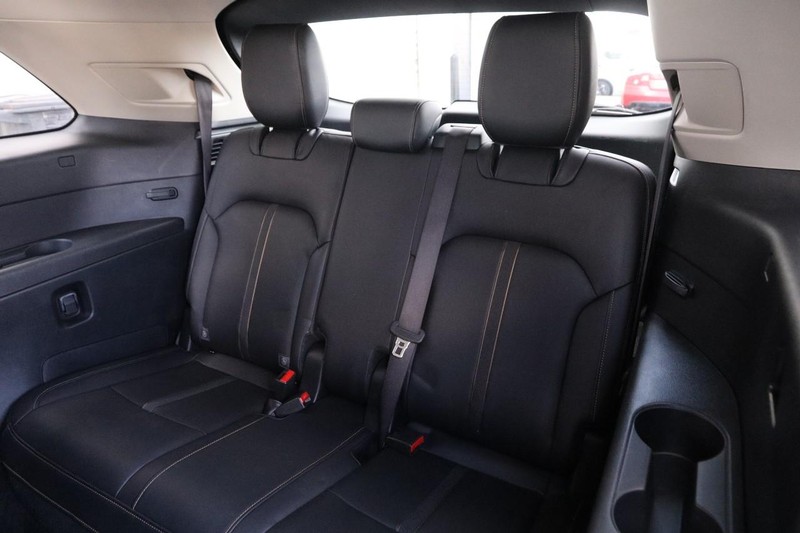 Mazda CX-90 Vehicle Image 09