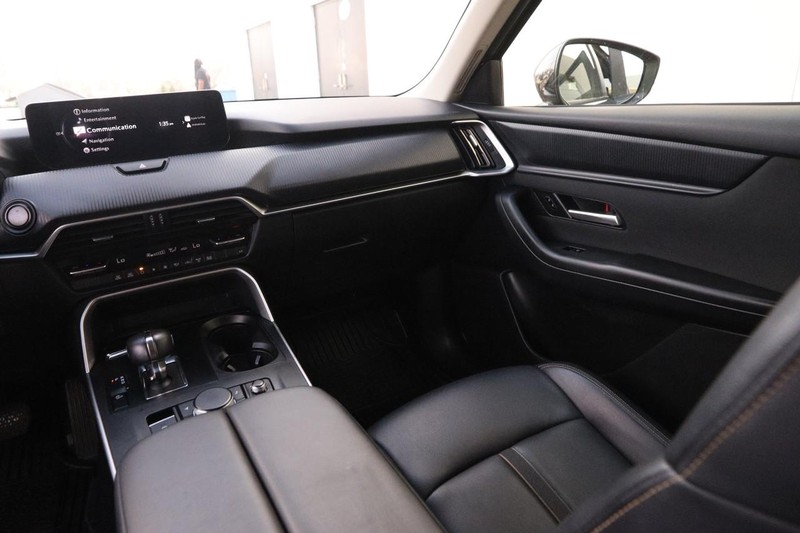 Mazda CX-90 Vehicle Image 28