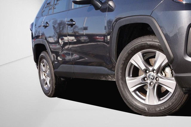 Toyota RAV4 Vehicle Image 03